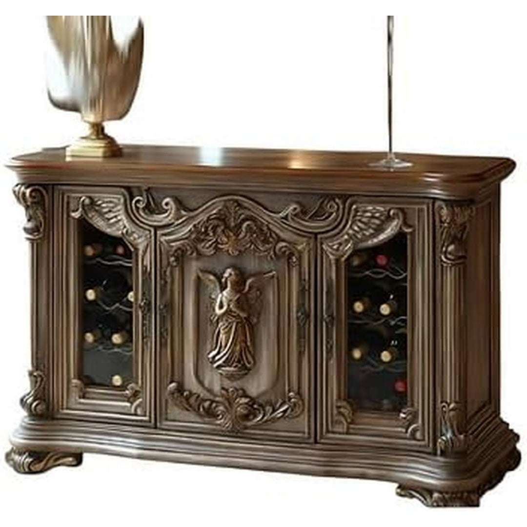 Die Gestaltung von dem Sideboard wird durch Massivholz gepraegt