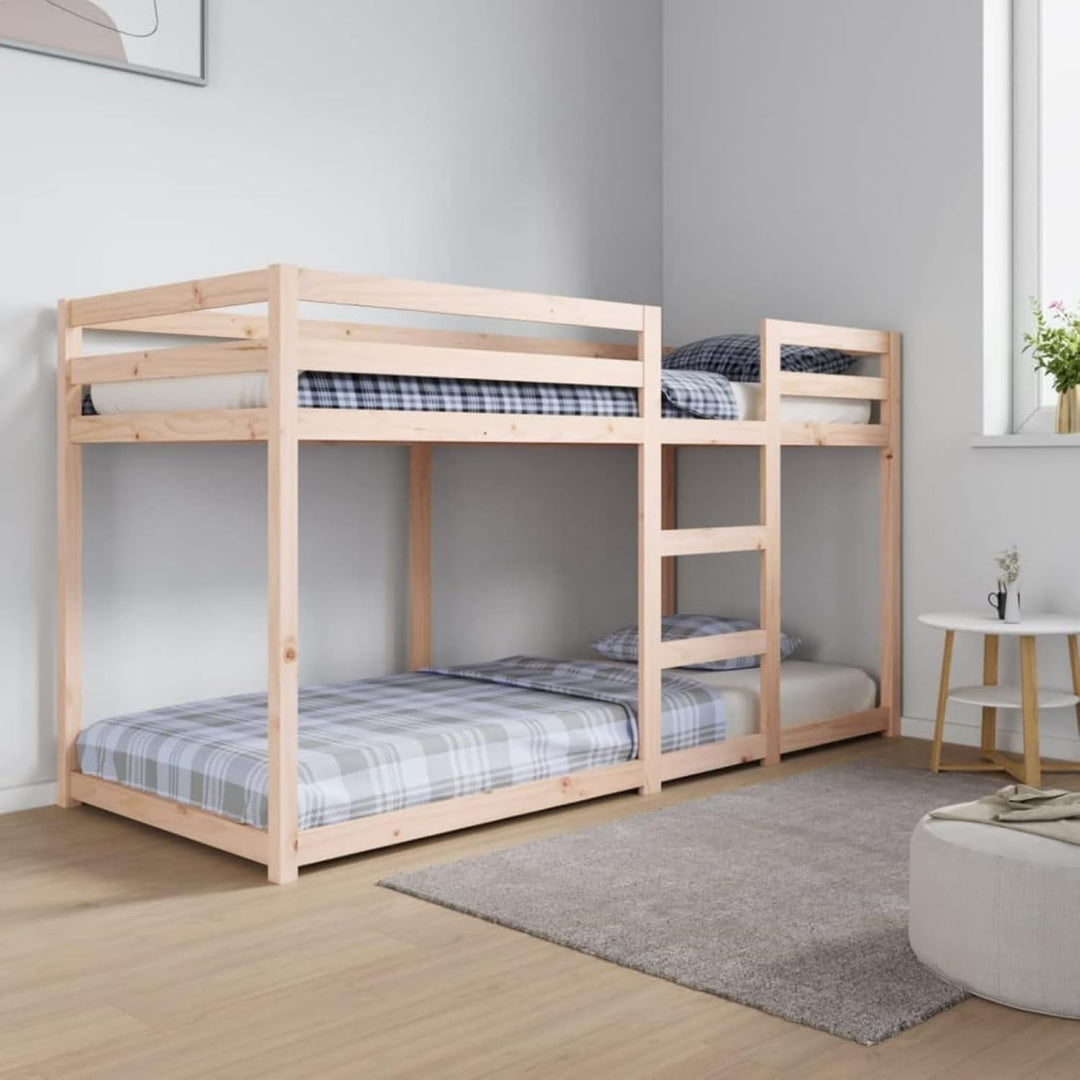 Naturbraun bestimmt die Farbgebung von dem Etagenbett