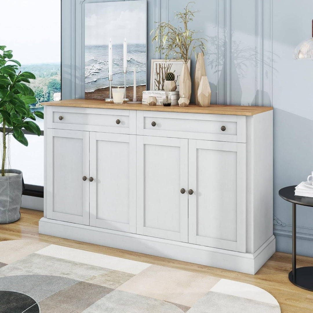 Sideboard verbindet 4 Tueren und Metallgriffe