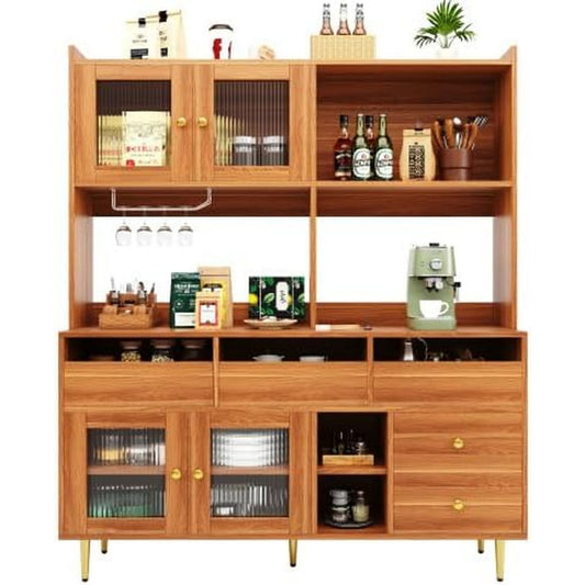 Glastueren und Flaschenablagen an dem Hochschrank