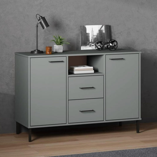 Ein Metallgestell trifft auf Schubladen an dem Sideboard
