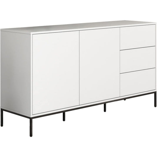 Matte Oberflaechen und grifflose Fronten an dem Sideboard